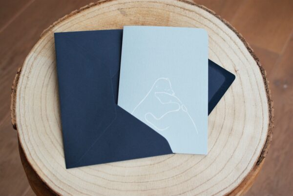 troostkaart knuffelberen met donkerblauwe enveloppe